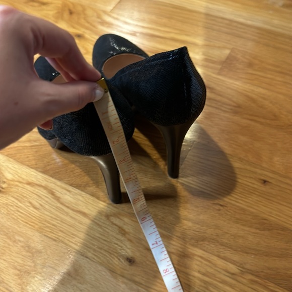 NIB Calvin Klein Heels - Picture 5 of 10
